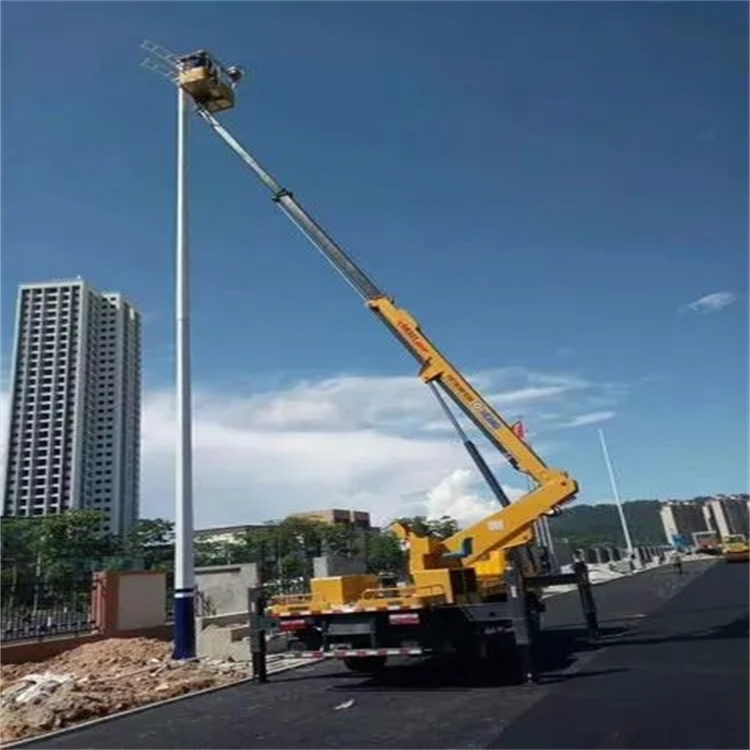 莺歌海镇维修路灯的曲臂升降车出租